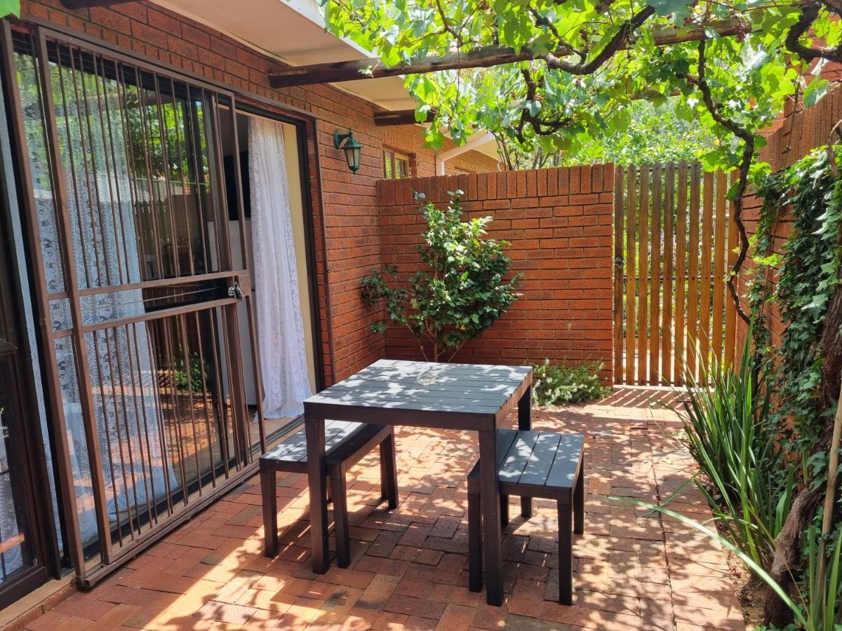 Camelia Guest House 블룸폰테인 외부 사진